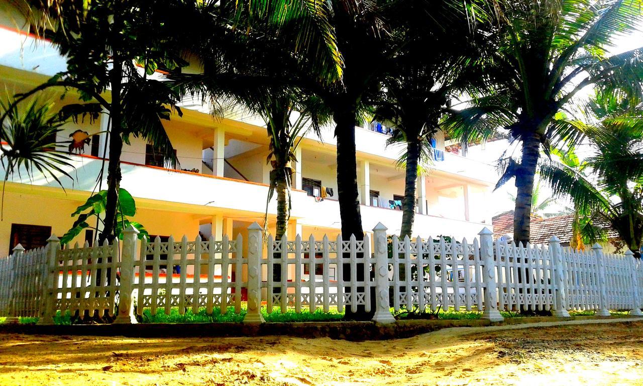 Hotel Ram'S Surfing Beach,Midigama East Esterno foto