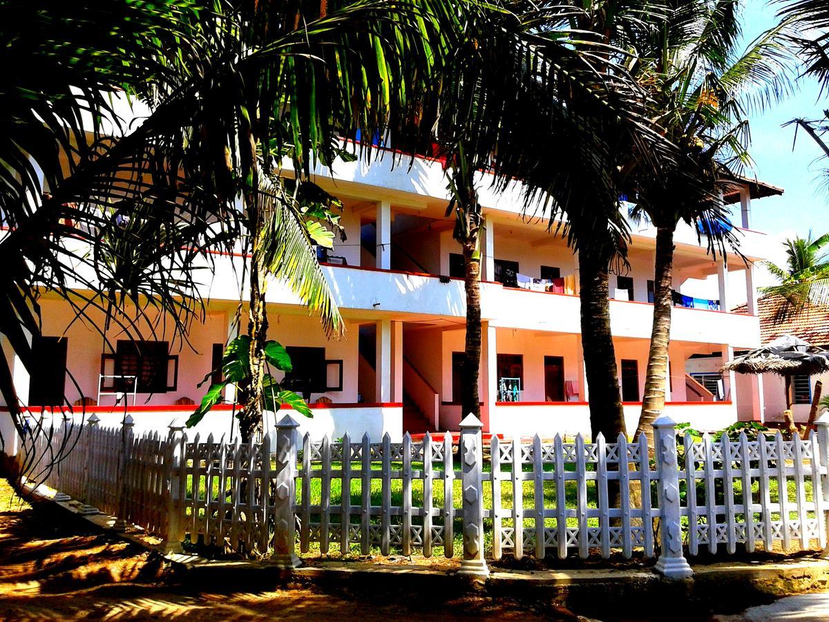 Hotel Ram'S Surfing Beach,Midigama East Esterno foto